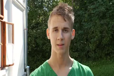 skinny twinks Have unprotected Sex outside