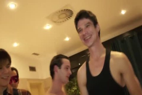 Euro Muscle Twunk dildos wazoo And Cocksucks In bunch-sex Party