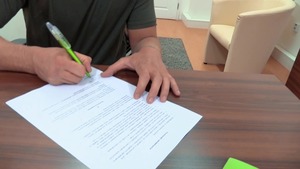 Reverse cowgirl ride from a kinky old amateur