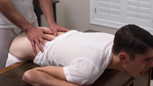 MissionaryBoys.com - Thick hunk Elder Oaks rushes edging