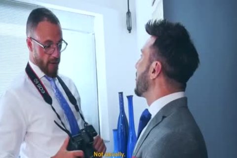 Peeping Photographer (Kike Gil, Leo Rosso)