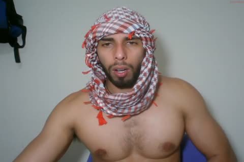 Arab chap With dirty Assplay