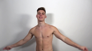 EastBoys.com: Muscle amateur enjoys greatly hard pounding