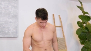 SeanCody.com - Solo european Thomas Johnson spit indoors