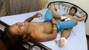 Twinky Feet: Couple George footjob sex tape