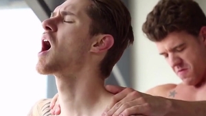 Jj Knight pokes Zak Bishop HD