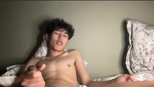 teen Jo Cums In bed