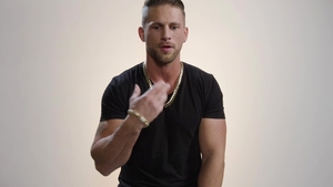 How Men Orgasm: Lusty Brunette Stroking