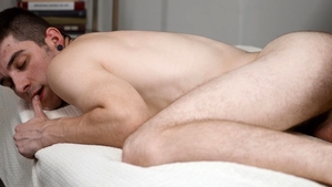 Men: Couch Kissing Turns Into Twink Sex
